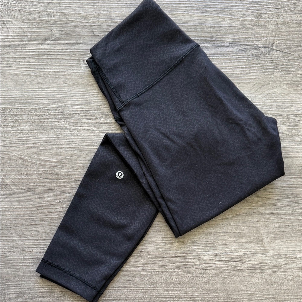 lululemon black embossed wunder train leggings